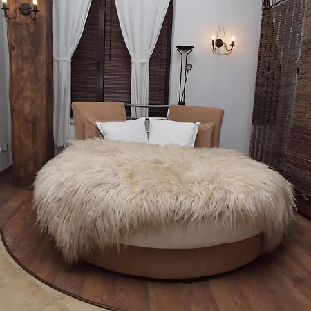 Momini Dvori Boutique Бансько