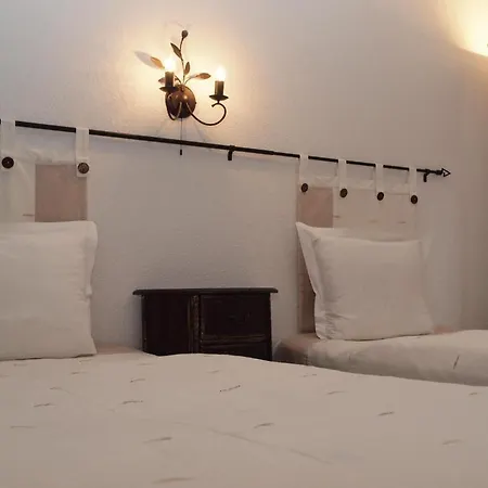 Отель Momini Dvori Boutique 3*