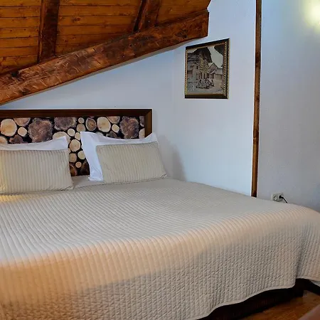 Отель Momini Dvori Boutique