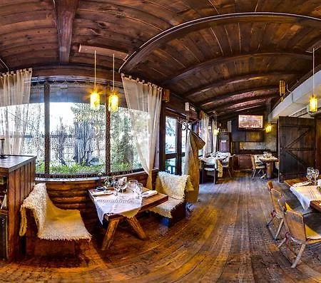 Отель Momini Dvori Boutique