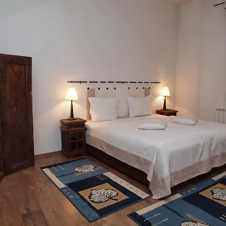 Momini Dvori Boutique