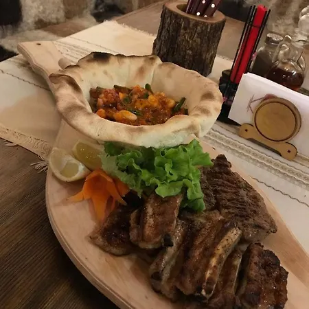 Momini Dvori Boutique