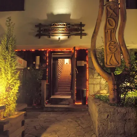 Momini Dvori Boutique 호텔 반스코