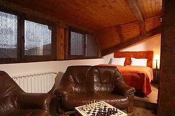 Momini Dvori Boutique 반스코