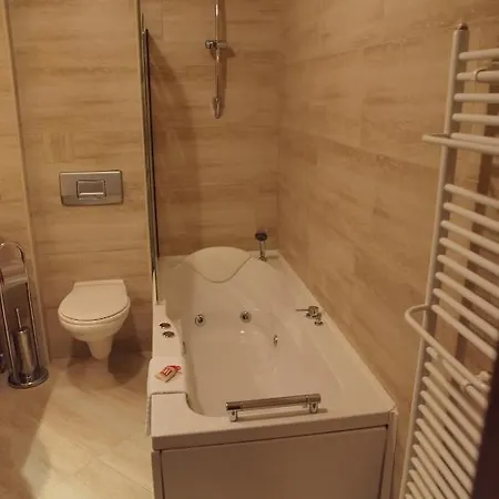 Momini Dvori Boutique 호텔 반스코