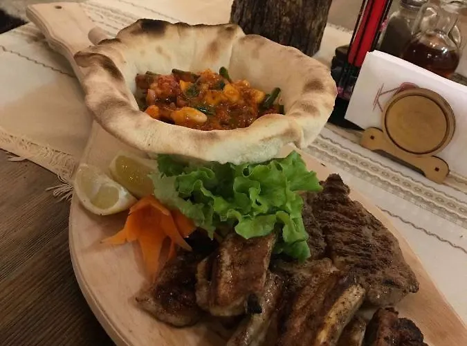 Momini Dvori Boutique