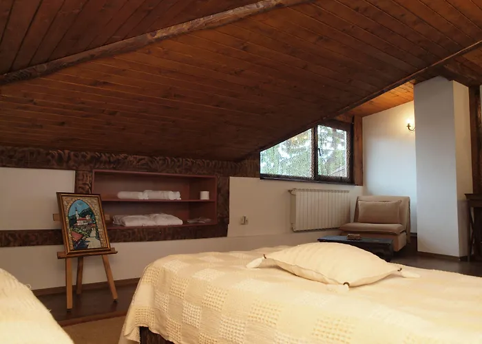 מלון Momini Dvori Boutique 3*