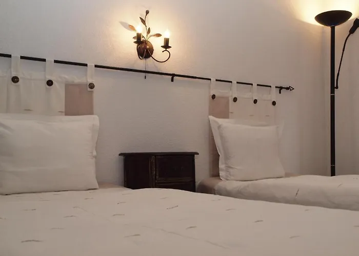 מלון Momini Dvori Boutique 3*