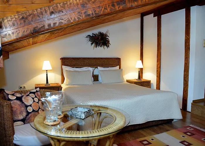 Momini Dvori Boutique בנסקו